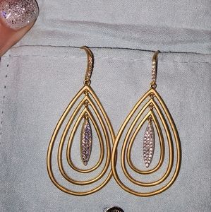 Gold & diamond earrings ✨️